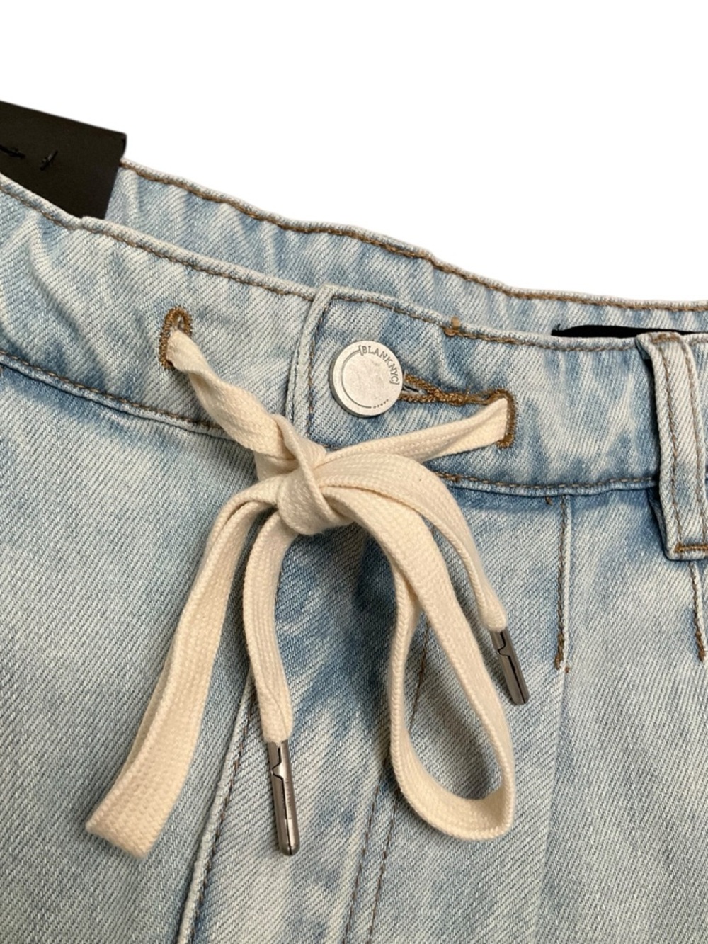 BLANK NYC Women’s Denim Shorts Light Wash Denim Drawstring Shorts Size 30 NWT - Picture 6 of 13
